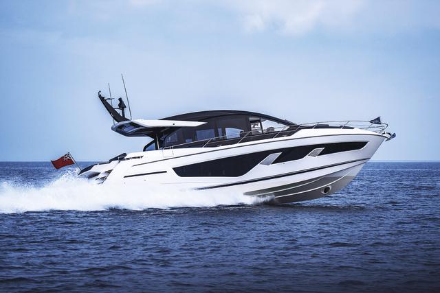 sunseeker yacht at sea