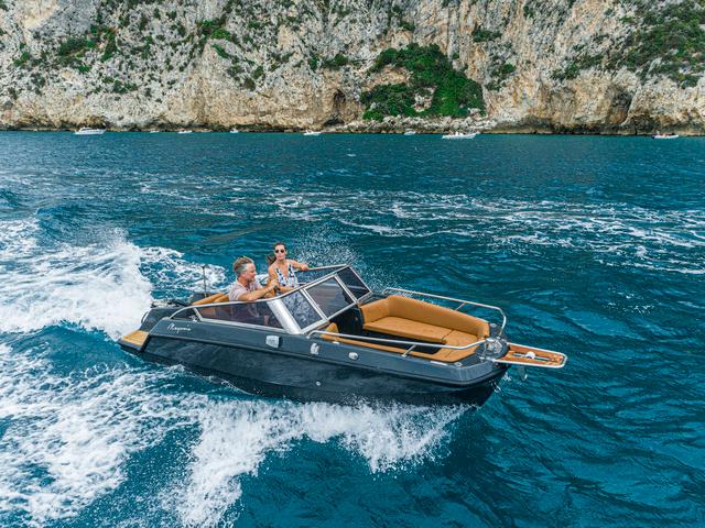 magonis electric boat at sea