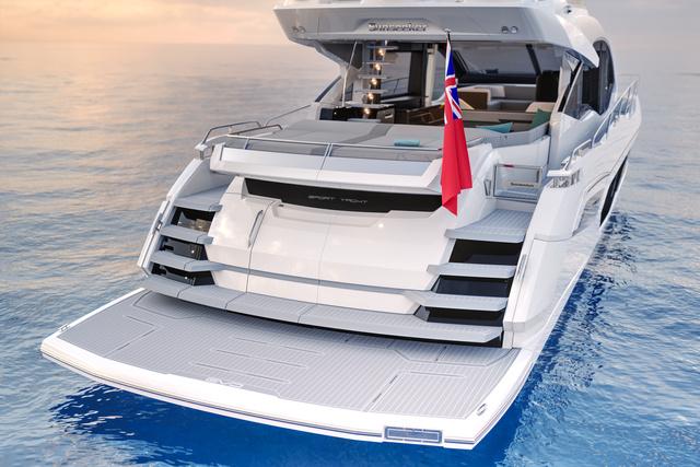 sunseeker sport yacht at sea