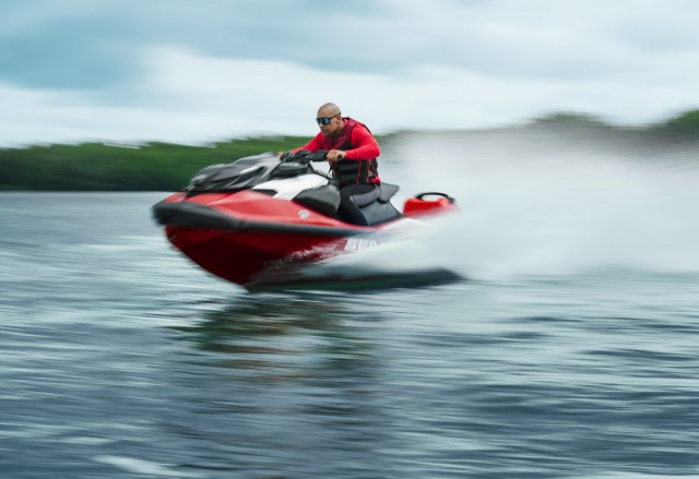 brp sea doo running at lake